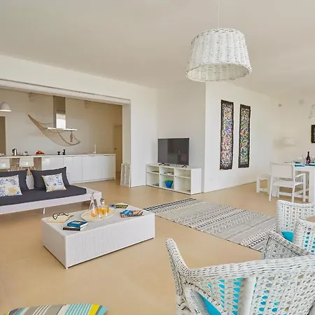 Casa Sugli Scogli * פונטנה ביאנקה
