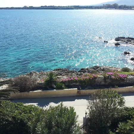 Casa Sugli Scogli
